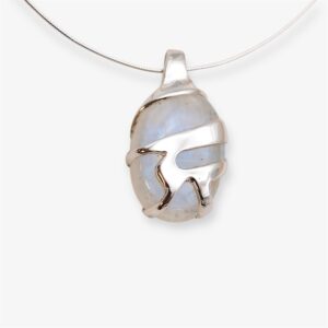 Colgante de plata y piedra luna