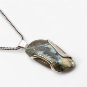 Colgante de plata y labradorita